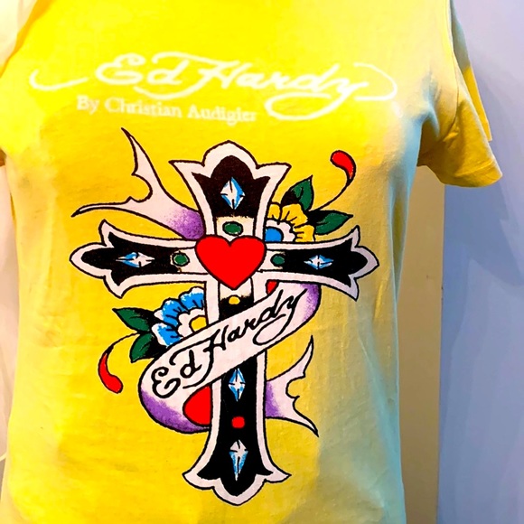 2for$15 bundle Ed Hardy gently worn yellow Tshirt with cross detail - Picture 4 of 6